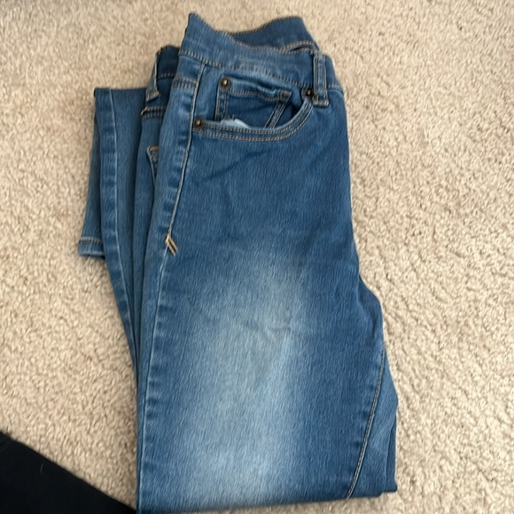 Mudd Jegging Fit Skinny Jeans - Picture 4 of 9